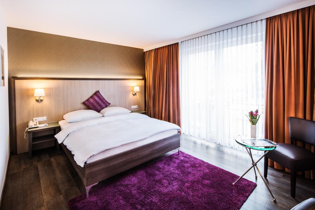 Hotel Plaza Duisburg Bagian luar foto