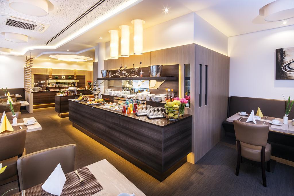 Hotel Plaza Duisburg Bagian luar foto