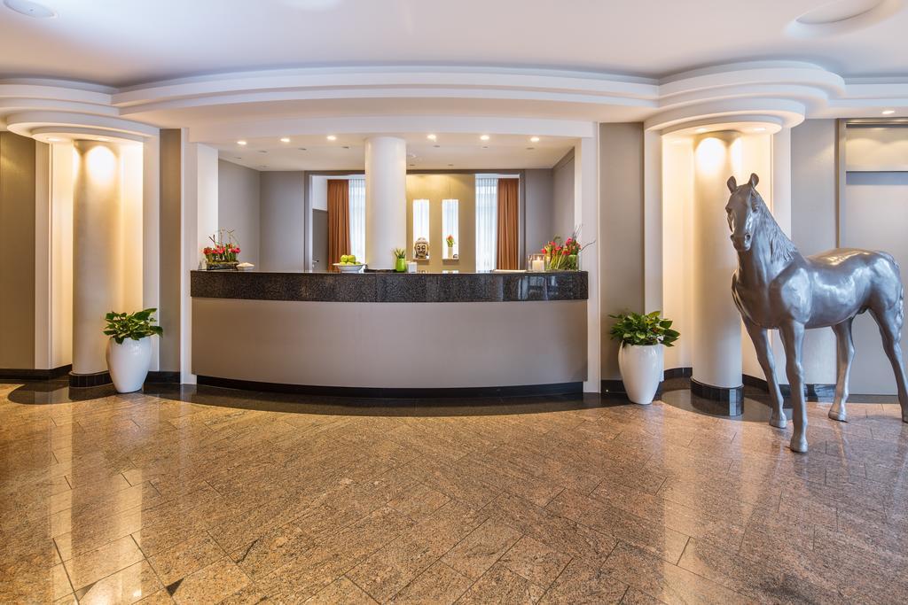 Hotel Plaza Duisburg Bagian luar foto