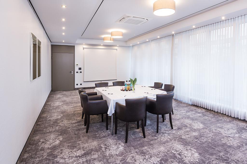 Hotel Plaza Duisburg Bagian luar foto